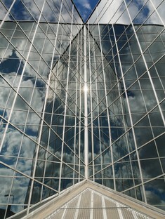 BiBi-27P Bernd Architektur.Glaspalast.Mund.JPG